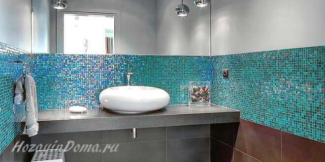 мозаика на стене в ванной